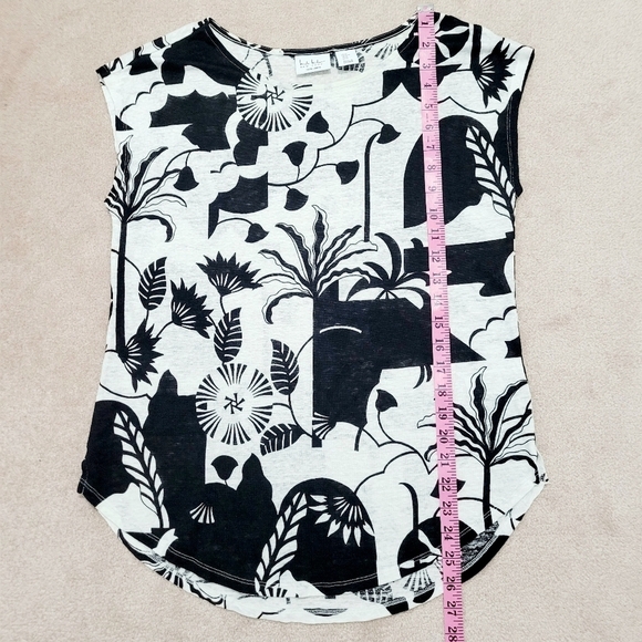 Nicole Miller 100% Linen Top Blouse Black White Floral Print Short Sleeve Size M - Picture 9 of 12